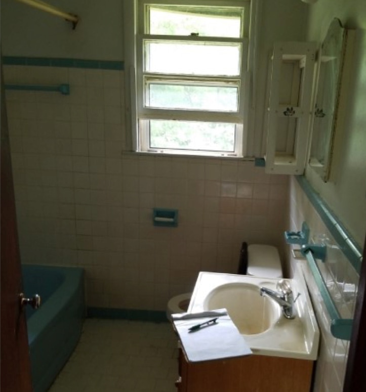 Nashville Bathroom Before Renovation